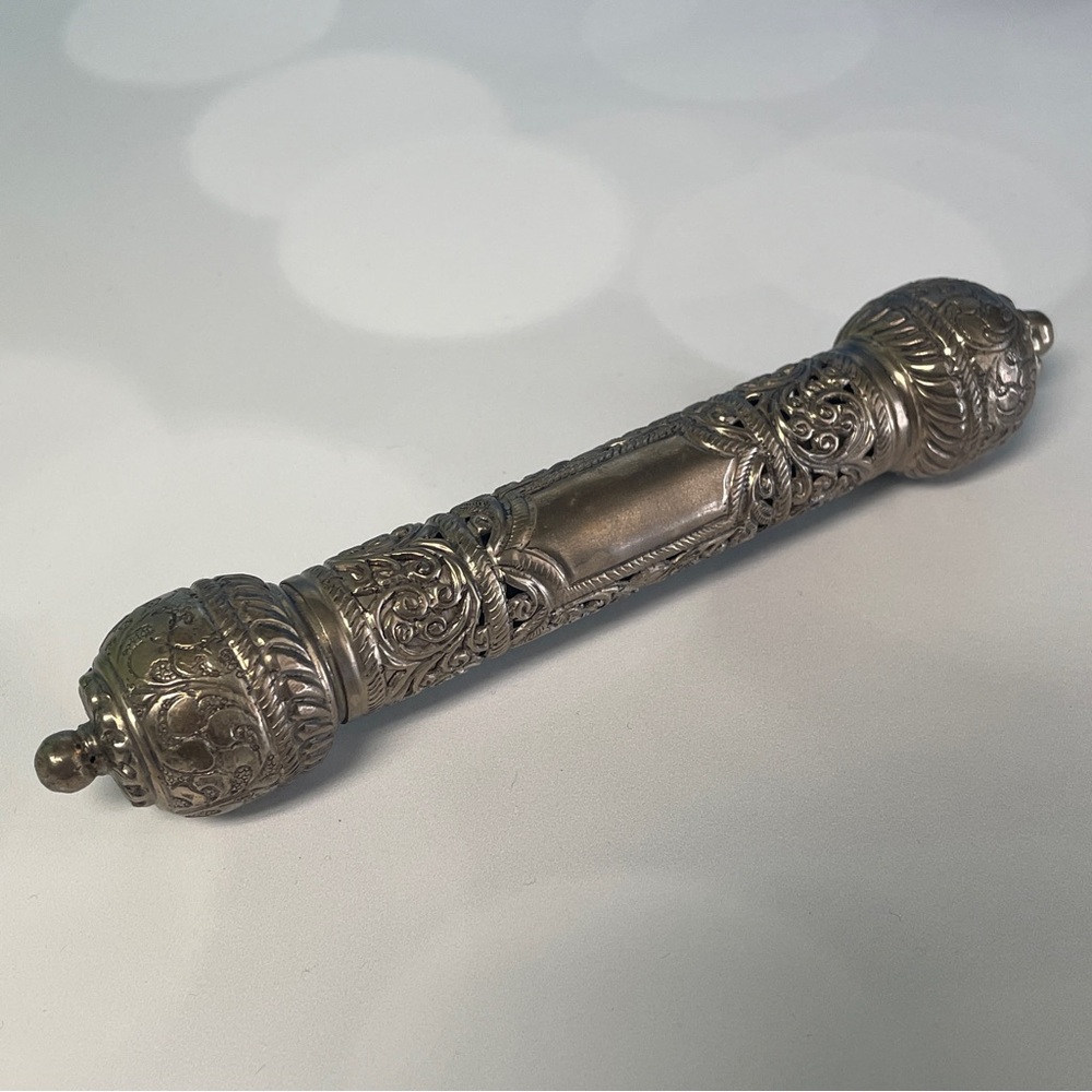 Antique Ornate Scroll Holder – 7” – Unmarked Silver Tone